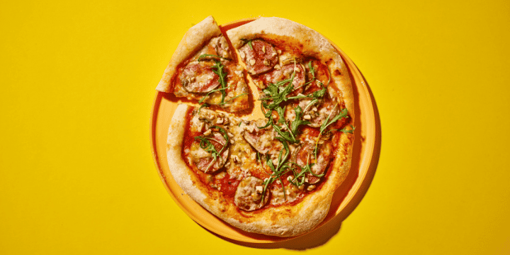 Pizza met vijgen, gorgonzola en walnoten